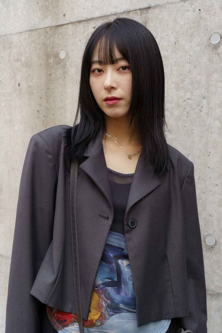 画像2: あえて軽く見せる、ブラックコーデのワンランク上の楽しみ方！