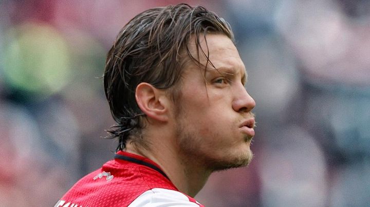 「俺が泣いているのを見て…」テレビカメラをぶっ叩いて炎上の32歳代表FW、釈明しつつ謝罪