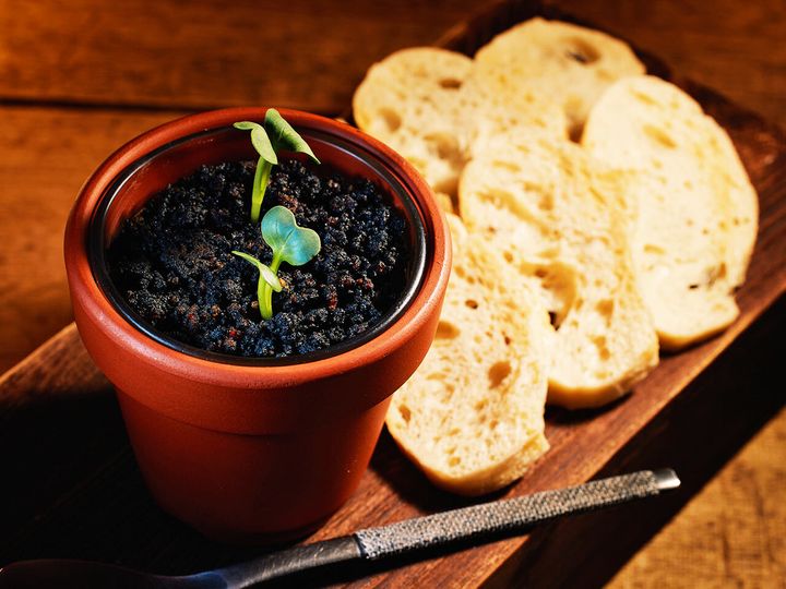 新福島『炭火焼鳥コクレ』の「レバーパテ」