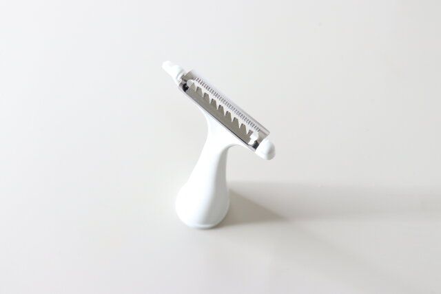 きんぴらピーラー 自立