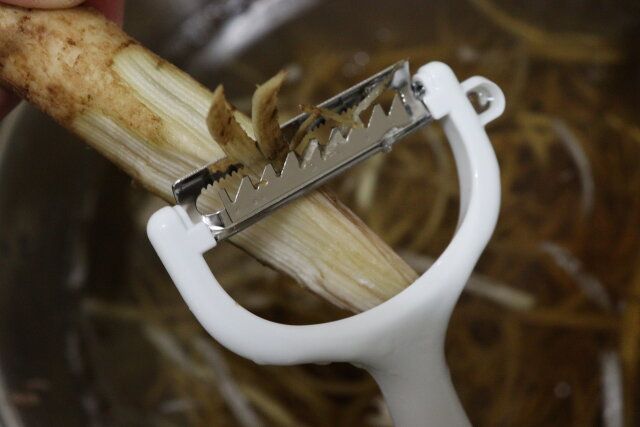 きんぴらピーラー 使用例