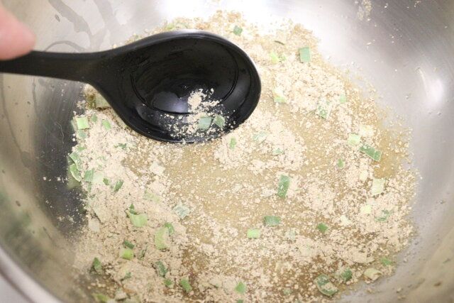 ダイソー 賛否両論 笠原将弘監修 豚しゃぶの香味わさびだれ 作り方