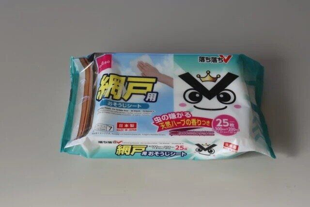 ダイソーの落ち落ちV網戸用おそうじシート25枚入りのパッケージ
