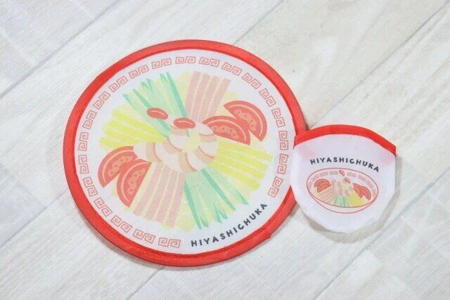 ダイソー 折りたたみうちわ（冷やし中華）