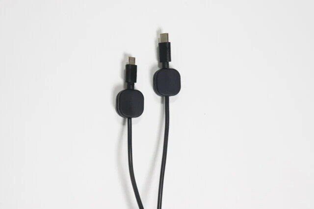 セリアの便利なEM-26 ケーブルホルダー マグネット 2サイズ／2P