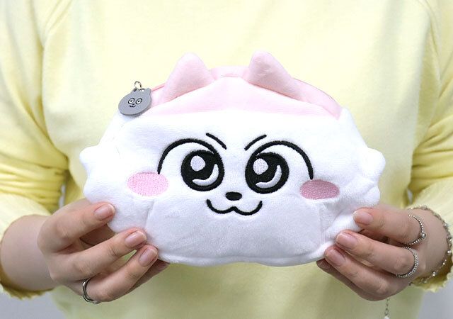 ンめねこ ふわふわフェイスポーチ