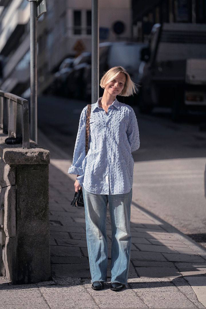 シンプルコーデはデザインにこだわって。アイテムのセレクトが秀逸な着こなし【番外編：スウェーデン】