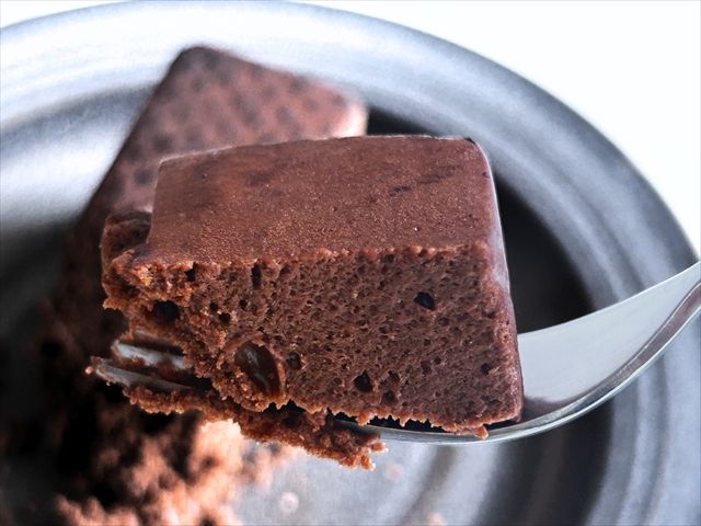 ブリックチョコレートケーキ フォーク２