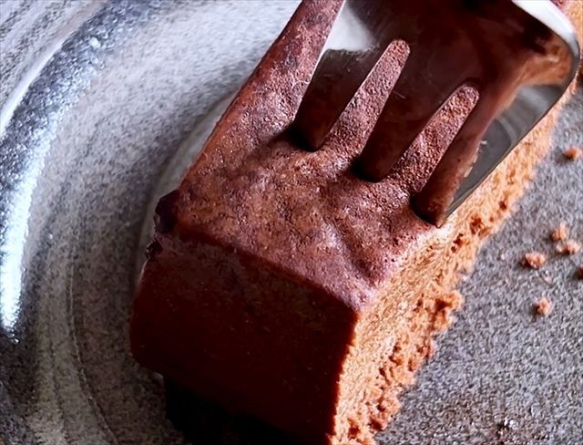 ブリックチョコレートケーキ フォーク