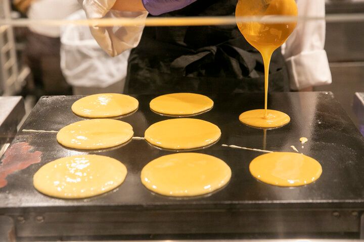 三越前駅から徒歩2分♪ どら焼き生地で作る焼きたてパンケーキが絶品「BUNMEIDO CAFE」