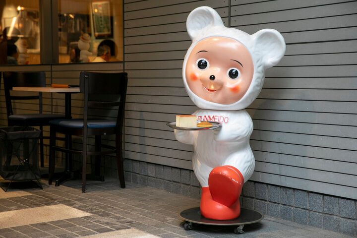 三越前駅から徒歩2分♪ どら焼き生地で作る焼きたてパンケーキが絶品「BUNMEIDO CAFE」