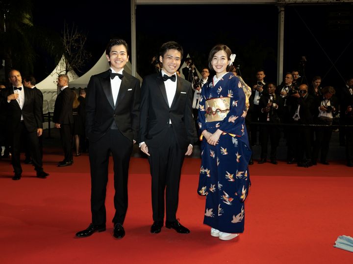 黒崎煌代がレッドカーペットに登場！ 共演の木竜麻生、団塚唯我監督とともに初参加のカンヌ国際映画祭を満喫