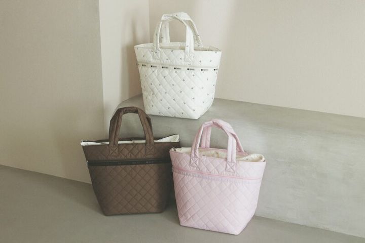 旅行にも活躍する大容量の舟型トート