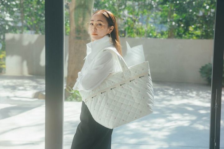 神崎恵さんとレスポートサックのコラボ、ラージマルチトート