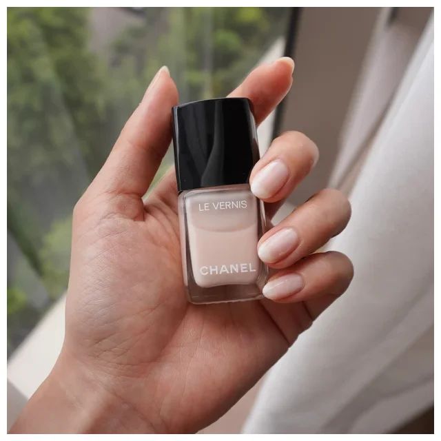 シャネル ヴェルニの人気色 111 バレリーナ 田中みな実さんも愛用