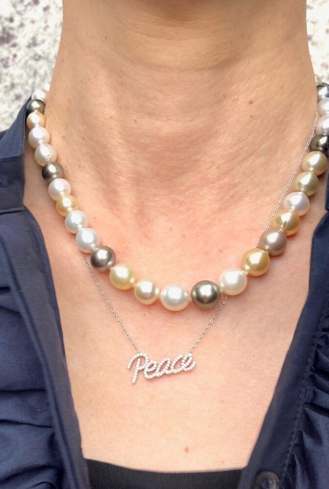 「ティファニー」のネックレスなど