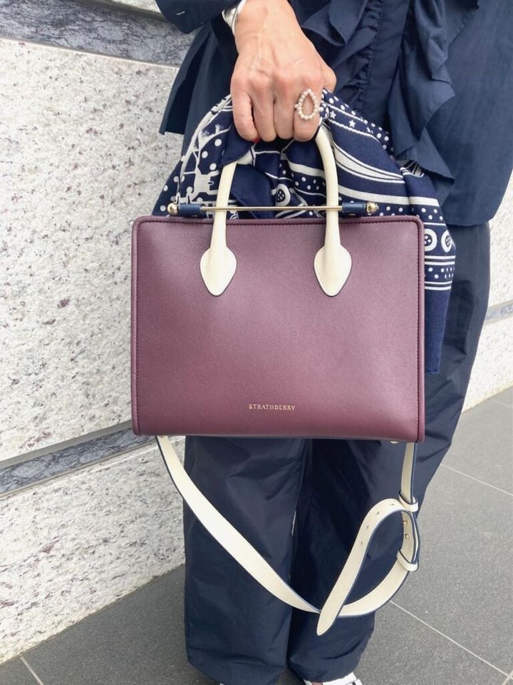 「ストラスベリ―」のバッグ