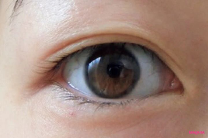 巷の「落ちない」評判って本当？ アイライナーの耐久力、朝から夜までリアル検証！_33