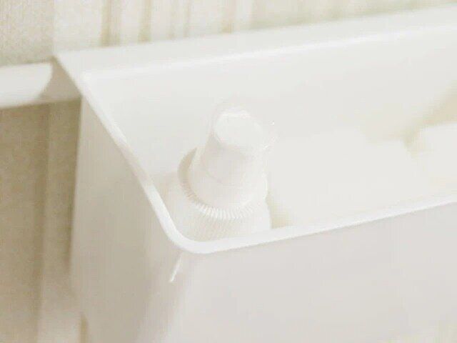 ダイソーの便利なハンギングポケット（ワイド、ホワイト）