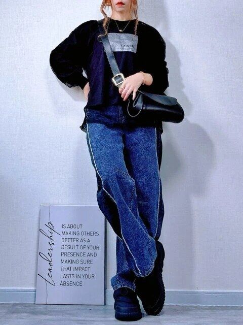 gu2トーンバレルレッグジーンズスウェットコーデ