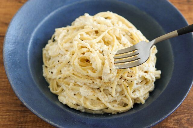 豆腐のスパゲッティ フォークに巻く