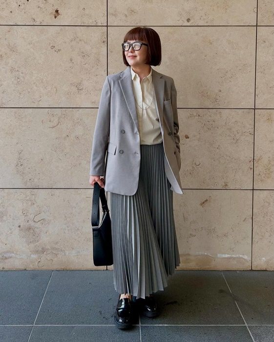 UNIQLO：Cのナチュラルの「クロップドシャツ/ノースリーブ」×プリーツロングスカート