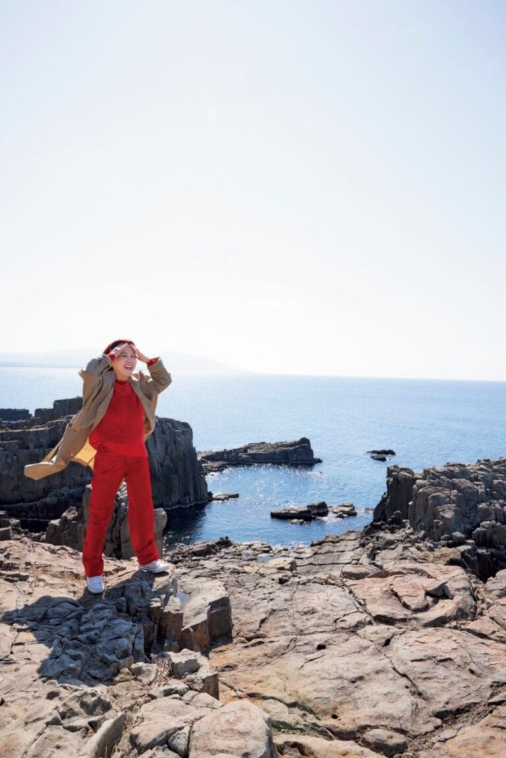 高いところもへっちゃらの山本さん。眺めのよさに思わず「気持ちいい！」。