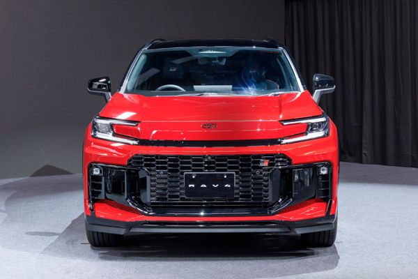 TOYOTA・【新型RAV4ワールドプレミア】RAV4歴代モデルが集結