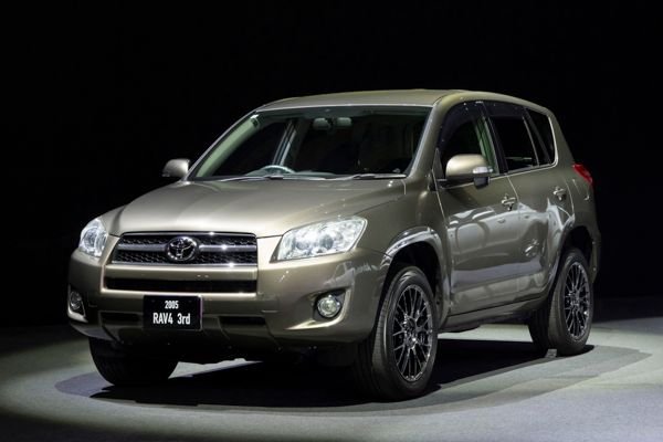TOYOTA・【新型RAV4ワールドプレミア】RAV4歴代モデルが集結