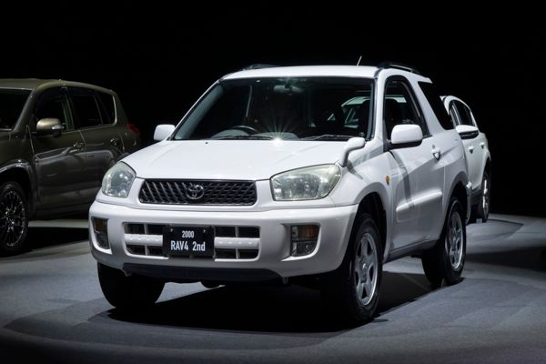 TOYOTA・【新型RAV4ワールドプレミア】RAV4歴代モデルが集結