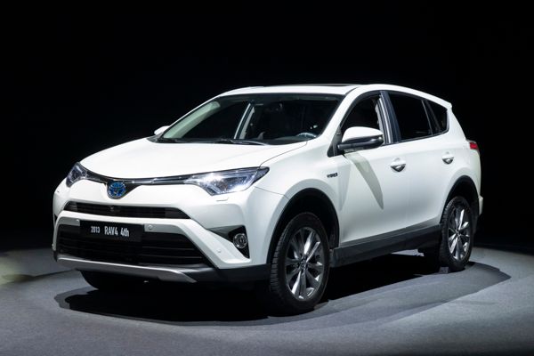 TOYOTA・【新型RAV4ワールドプレミア】RAV4歴代モデルが集結