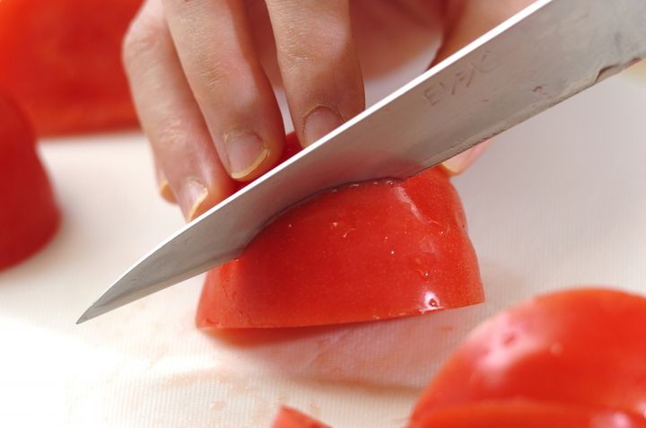 トマトの中華おろし和えの下準備1