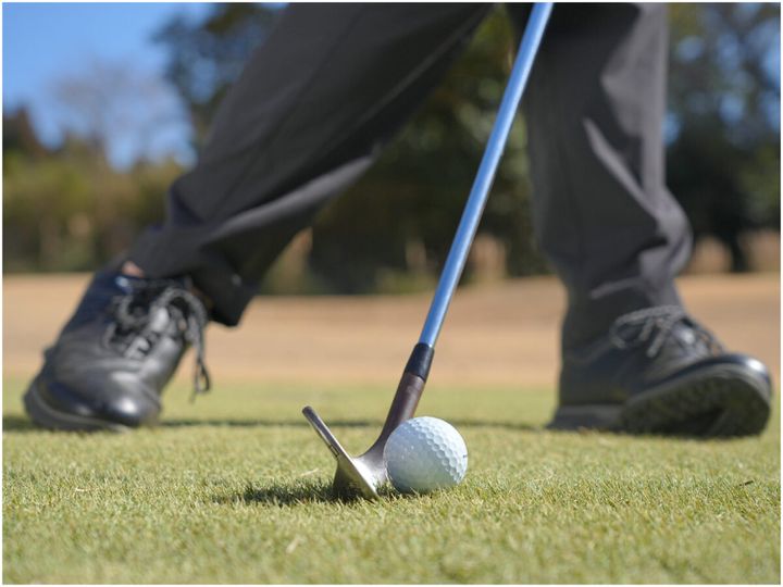 手首を固めるのは逆効果って知ってた？ウェッジショットの苦手克服レッスン