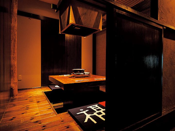 代々木『千駄ヶ谷 焼き福 浅野』の内観