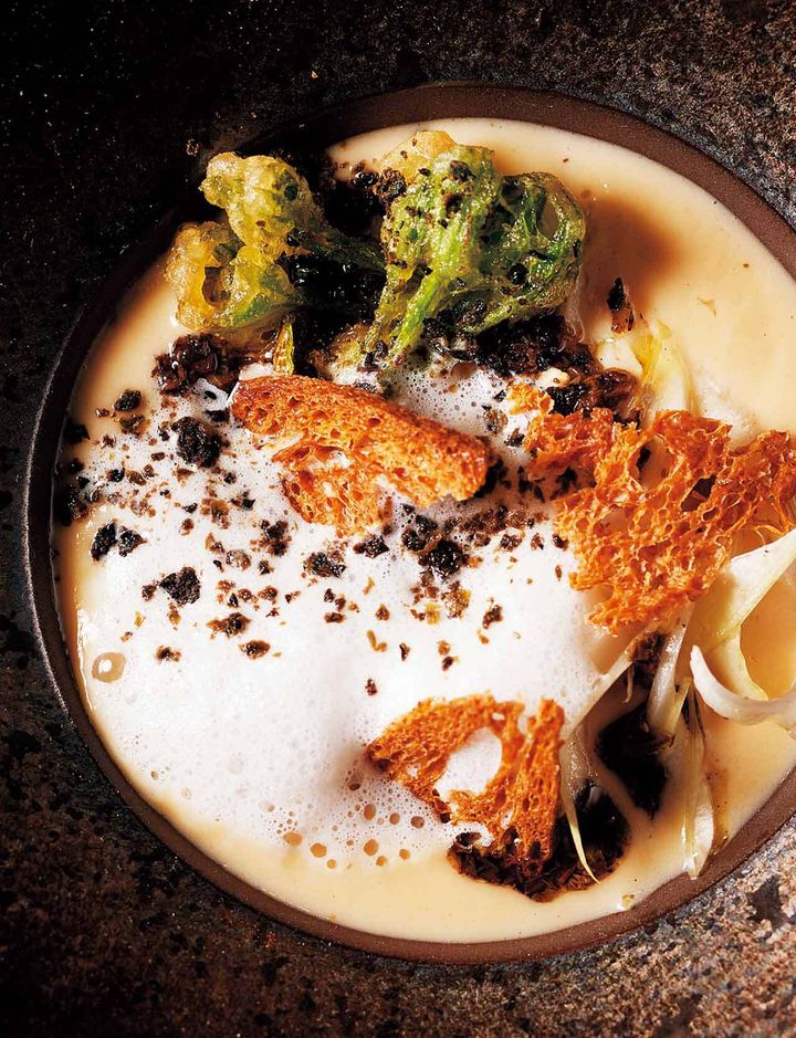 門前仲町『jiü』の「新玉ねぎのスープ」