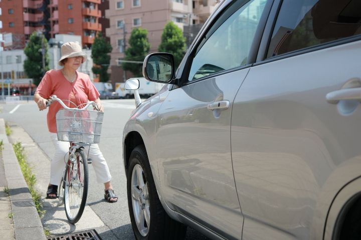 車と自転車、お互いにどんな運転を「迷惑」と感じている？ ※画像はイメージ