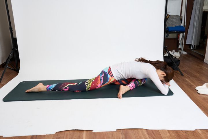 体が硬い人ほどやってほしい！お家でできるヨガでゴルフの集中力を高めよう