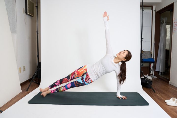 体が硬い人ほどやってほしい！お家でできるヨガでゴルフの集中力を高めよう