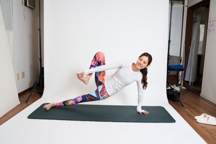 体が硬い人ほどやってほしい！お家でできるヨガでゴルフの集中力を高めよう