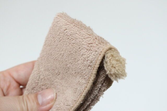 セリア タオルハンカチ しっぽ茶 デザイン