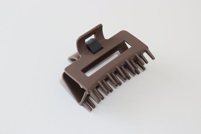 ダイソーのお風呂場で使える髪になじませるトリートメントコーム付ヘアクリップ