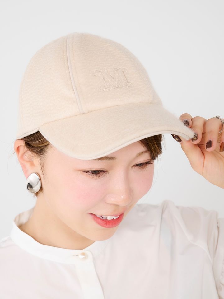クラウドチームVERY髙橋香穂の春コーデのキャップはマックスマーラ