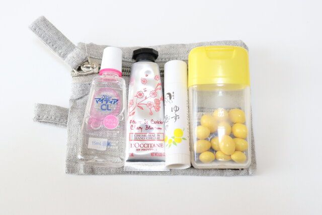 トラベルコットン混ポーチ（グレー・青） サイズ感