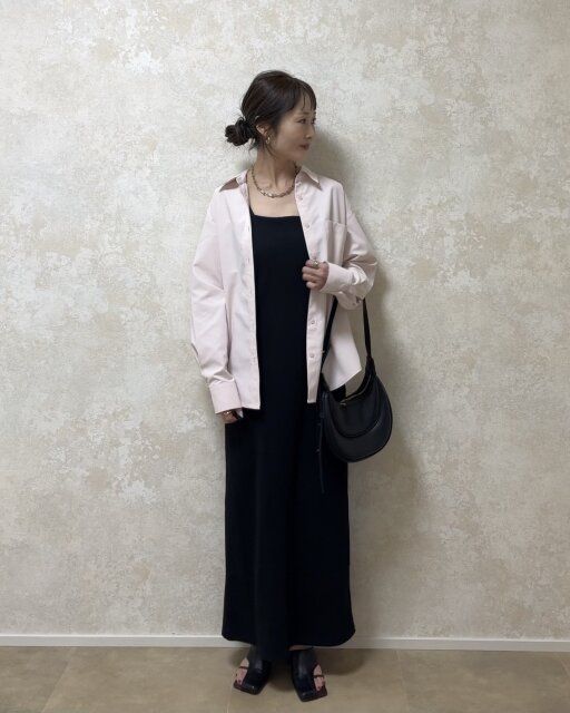 ワンピースで大人のリラックスコーデ