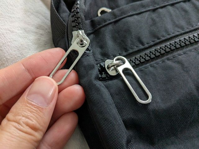 FUNZIONALEショルダーバッグファスナー