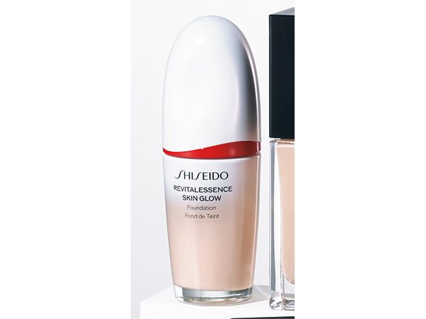 SHISEIDO エッセンス スキングロウ ファンデーション