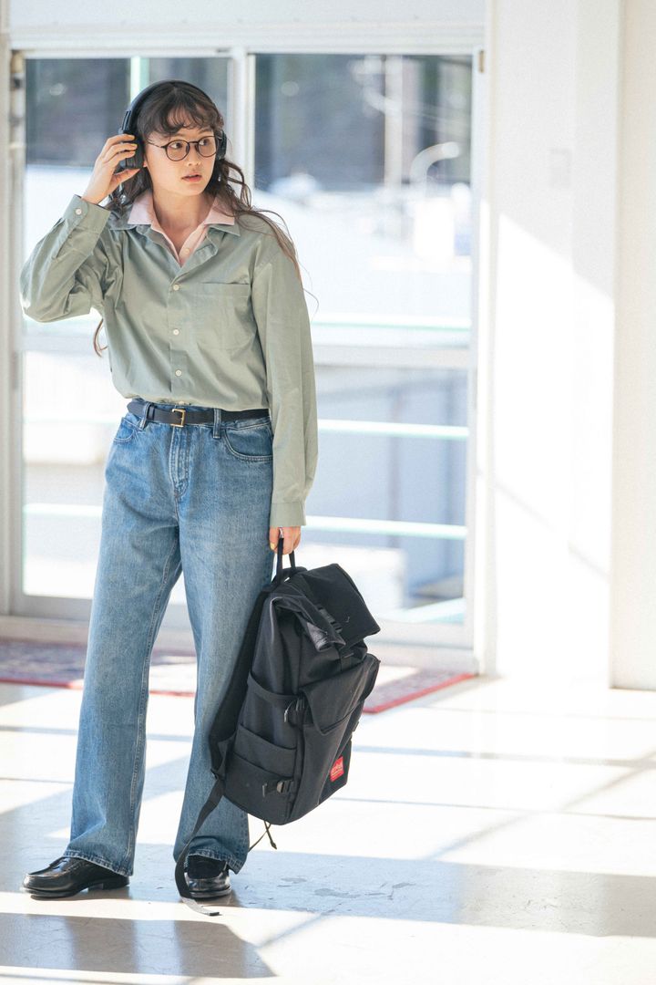 シャツ×デニムコーデ2選。季節の変わり目に出番が増えるシャツをもっとおしゃれに【FUDGE FRIEND おしゃれさんの毎日コーディネート｜USAMI】