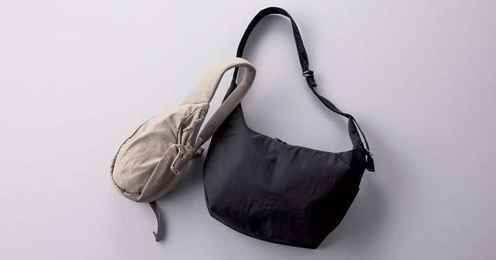 GUの黒とベージュのナイロンバッグ