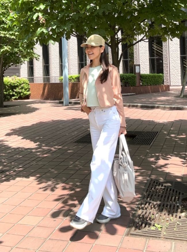 桜井智子さんのジャケット＋キャップコーデ