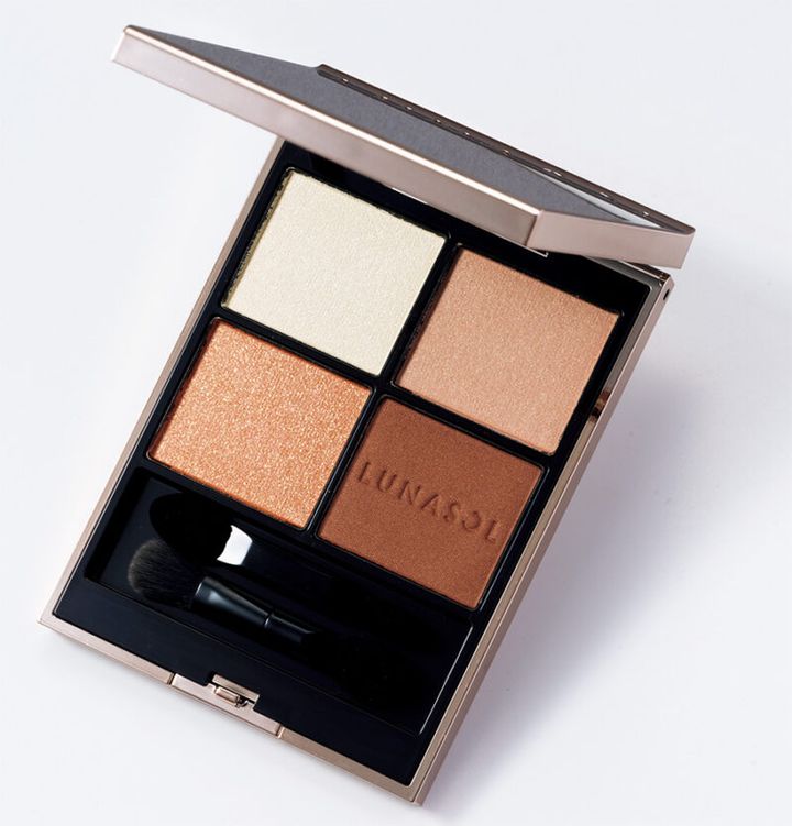 ルナソル アイカラーレーションN 05 ￥7,700／カネボウ化粧品